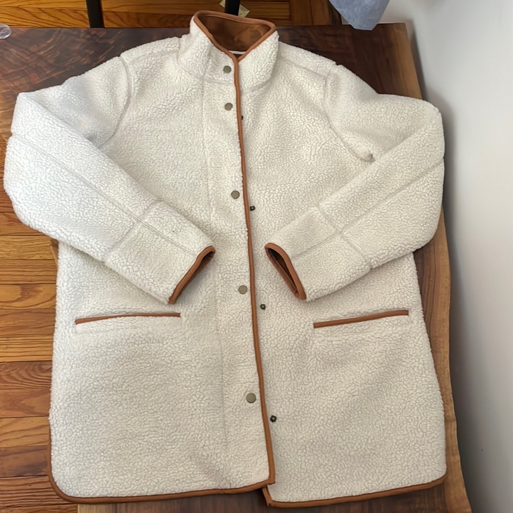 Old Navy women’s Sherpa and faux suede jacket